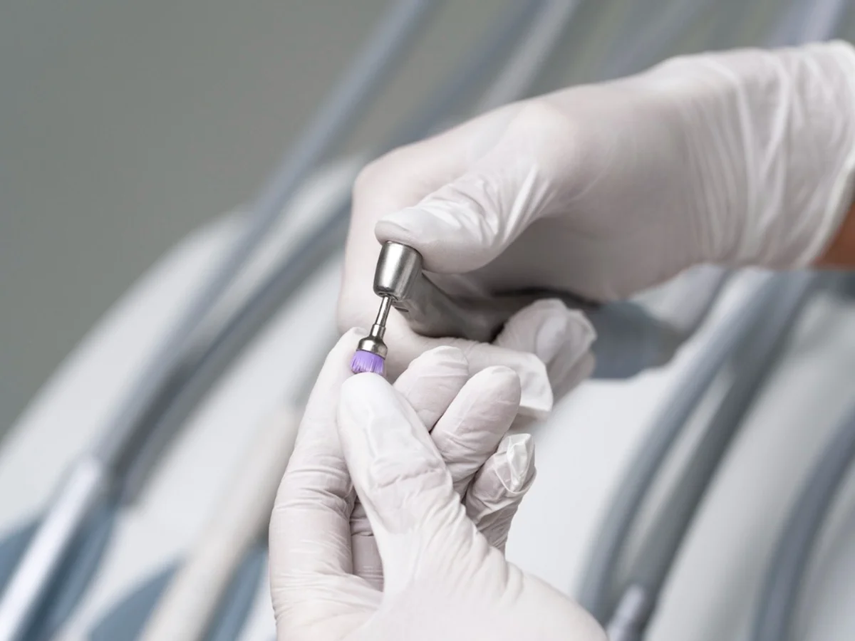 Prevenirea afectiunilor dentare prin profilaxie la Jolident