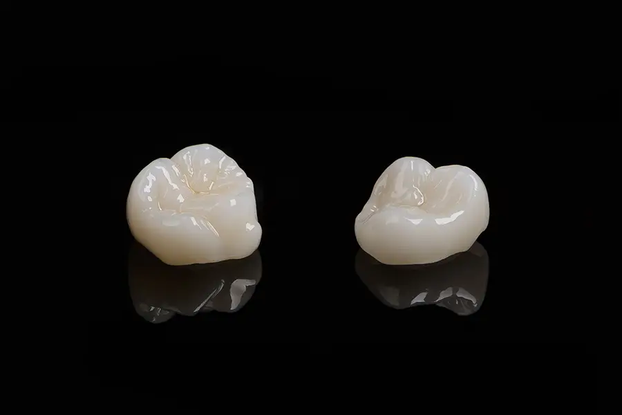 Coroane dentare de zirconiu