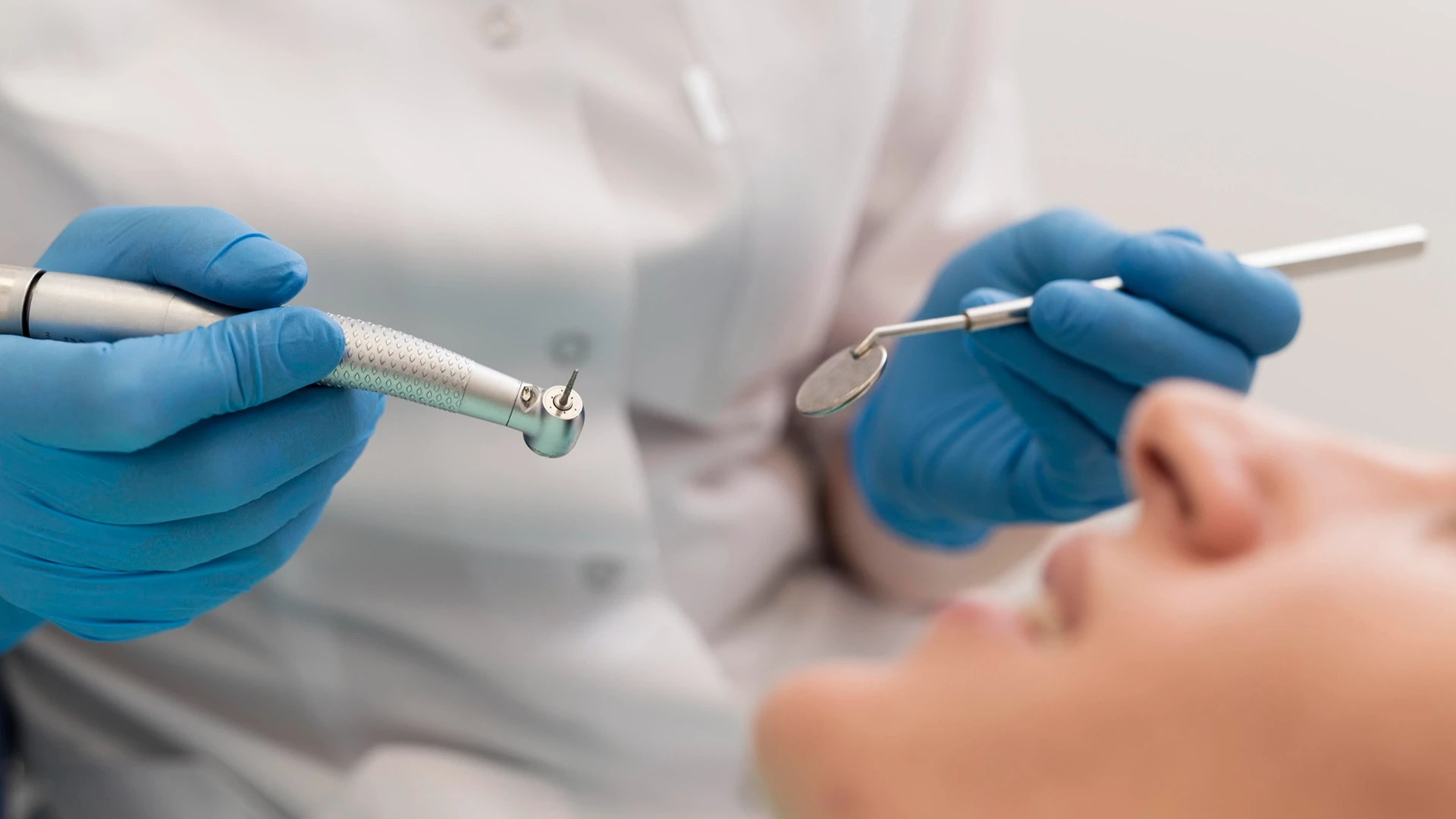 Implantul dentar - o replică perfectă a unui dinte natural